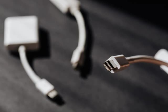 Dónde tirar cables y cargadores: evita la contaminación electrónica Dónde tirar cables y cargadores: evita la contaminación electrónica