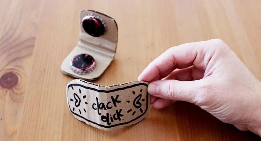 Cómo hacer castañuelas con material reciclado de forma fácil y divertida Cómo hacer castañuelas con material reciclado de forma fácil y divertida